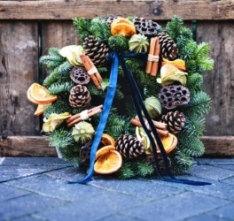 Classic Christmas Wreath Making 29th November 9am to 10:30am